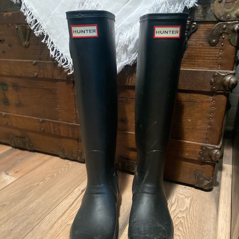 Black hunter rain boots